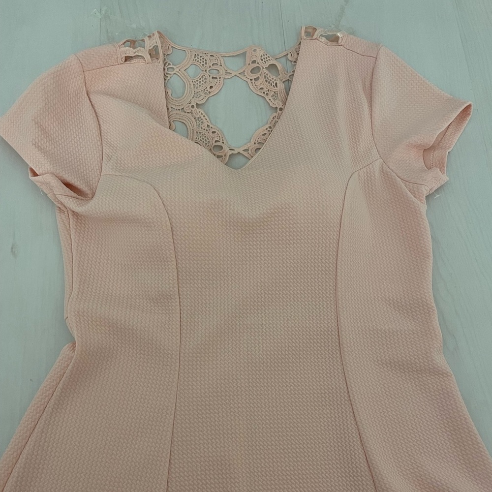 *Cute * peachy , pink dress